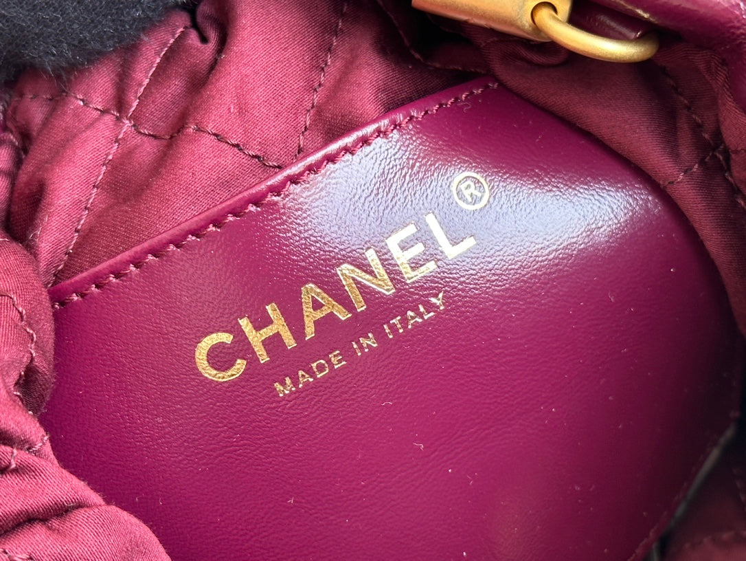 SAC HOBO CC 22 AGNEAU DE BOURGOGNE MÉTAL DORÉ 20CM