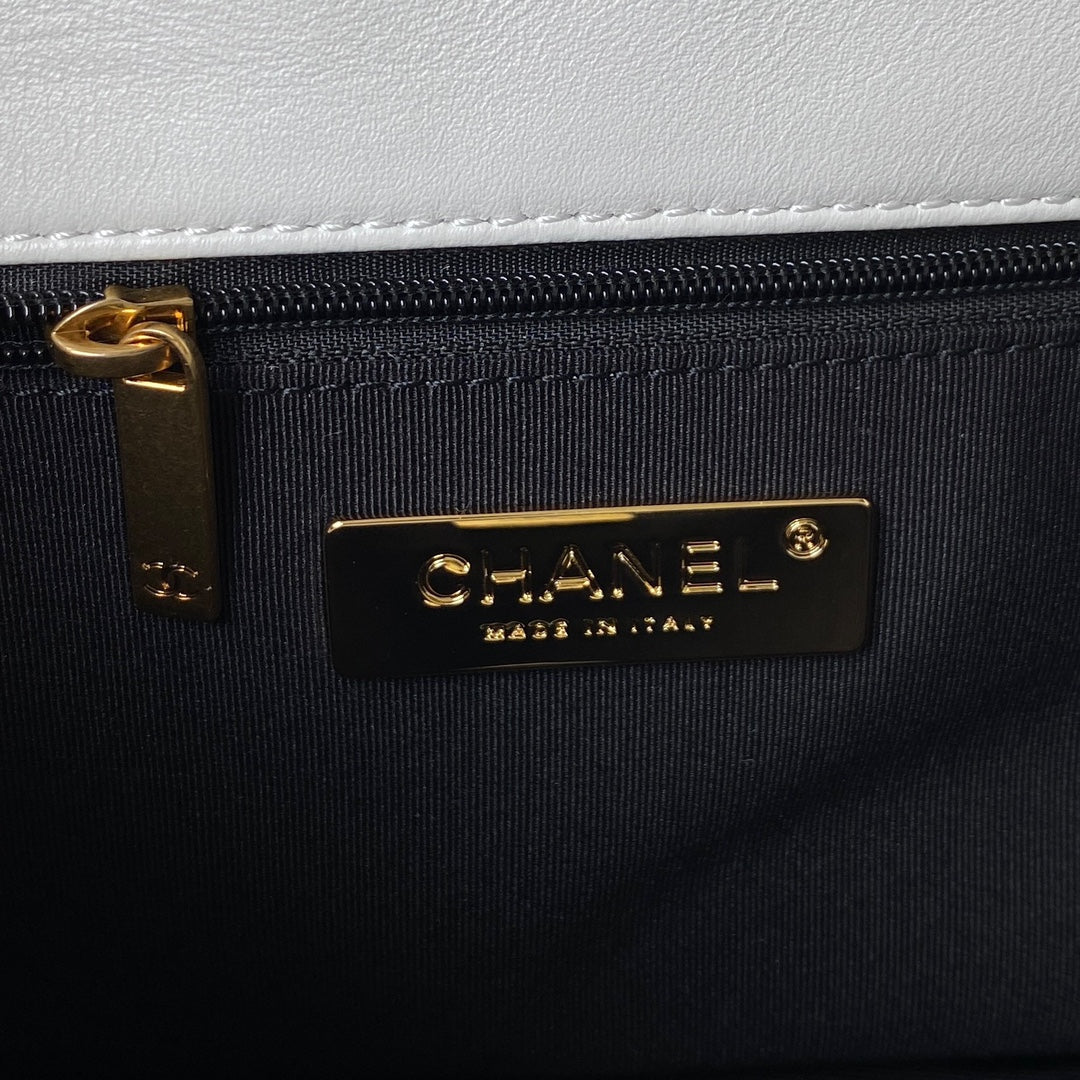 SAC À RABAT CC MEDIUM 26 EN AGNEAU BLANC