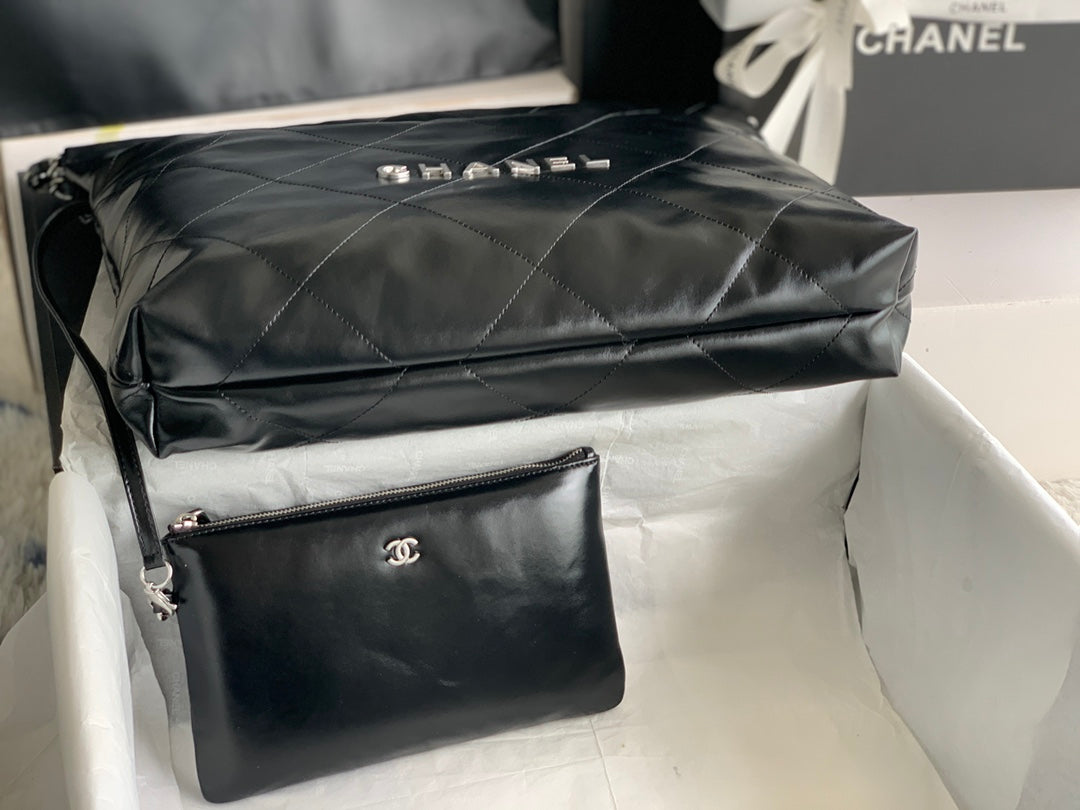 SAC À MAIN CC LARGE 42 EN CUIR DE VEAU BRILLANT NOIR MÉTALLERIE ARGENTÉE