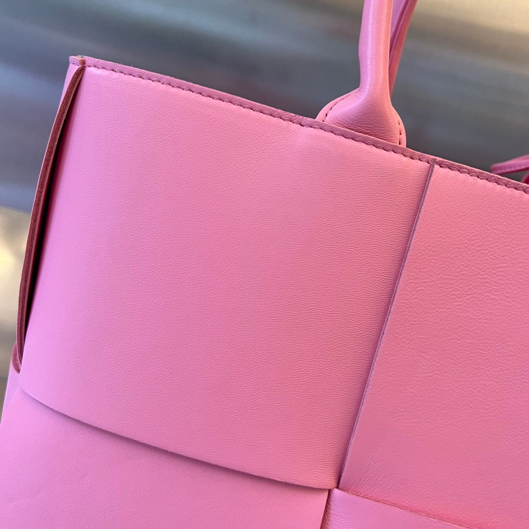SAC CABAS ARCO 36 EN CUIR DE VEAU ROSE ÉCLATANT