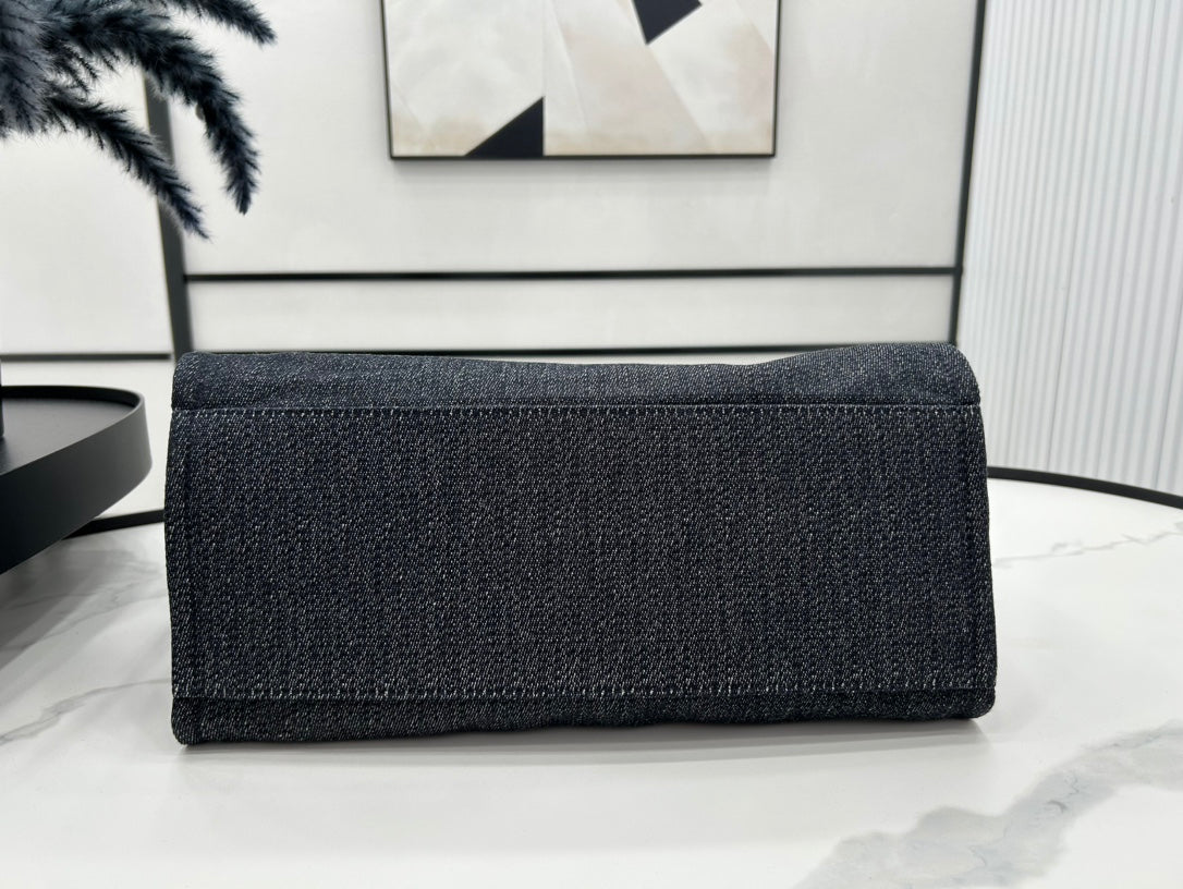 Cabas CC DEAUVILLE GRAND MODÈLE 38 EN TOILE NOIRE AVEC LOGO BLANC BRODÉ
