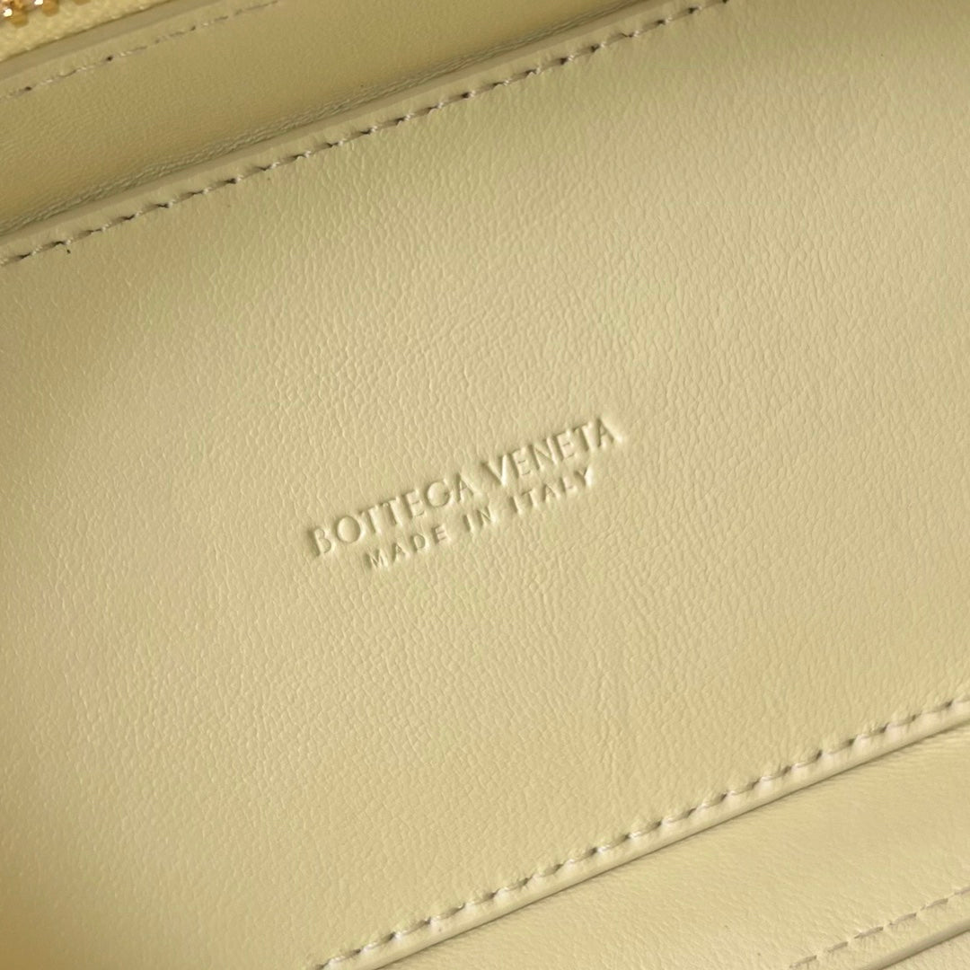 MINI VANITY CASE 18 EN AGNEAU CRÈME BEIGE