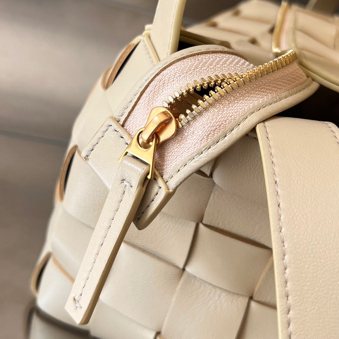 PETIT SAC CASSETTE 22 EN AGNEAU BEIGE