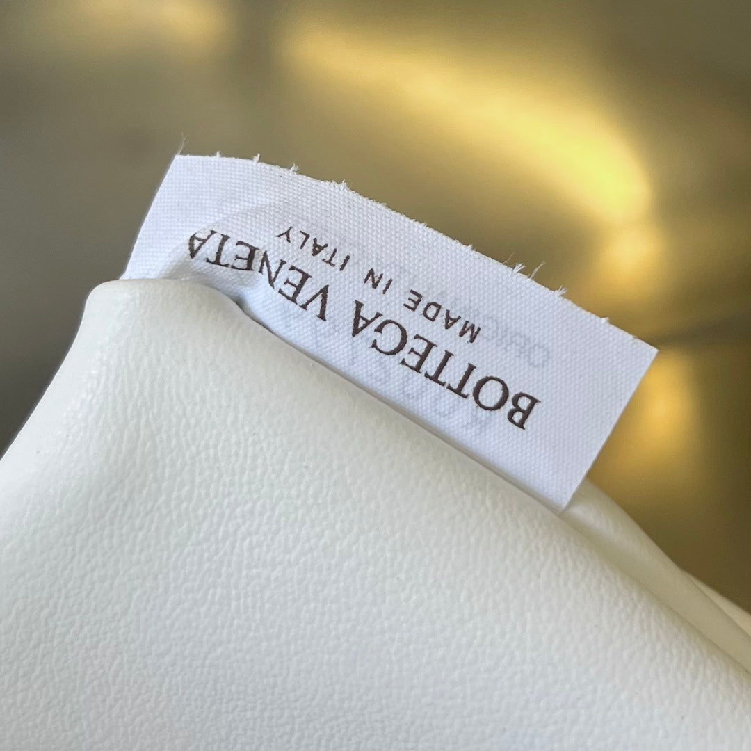 MINI HOP 25 EN CUIR DE VEAU BLANC