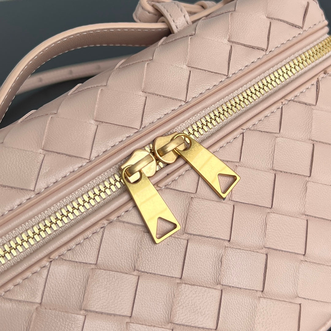 MALLETTE DE TOILETTE BANG BANG 22 EN CUIR DE VEAU ROSE CLAIR