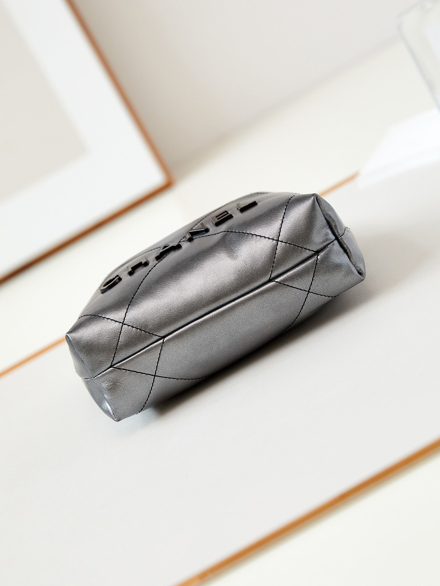 SAC HOBO CC MINI 20 EN PEAU DE VEAU NOIRE EFFET OMBRÉ
