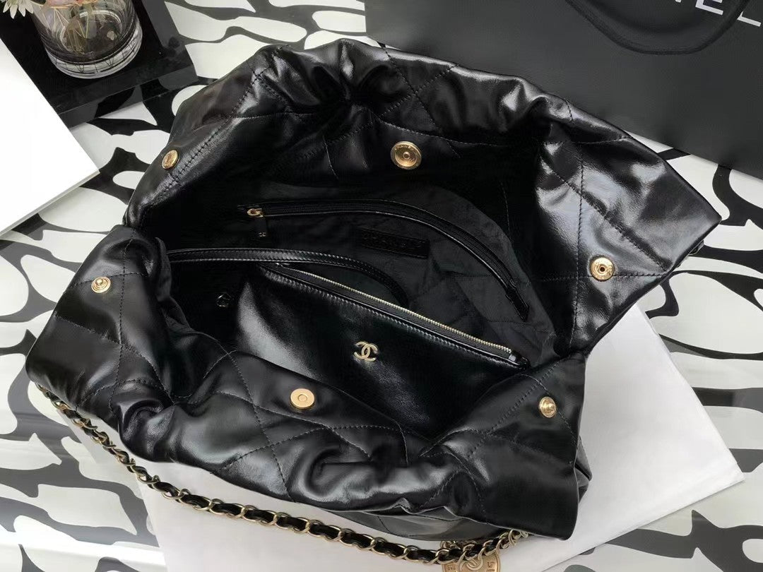 SAC HOBO CC 22 CUIR D'AGNEAU NOIR FINITIONS DORÉES