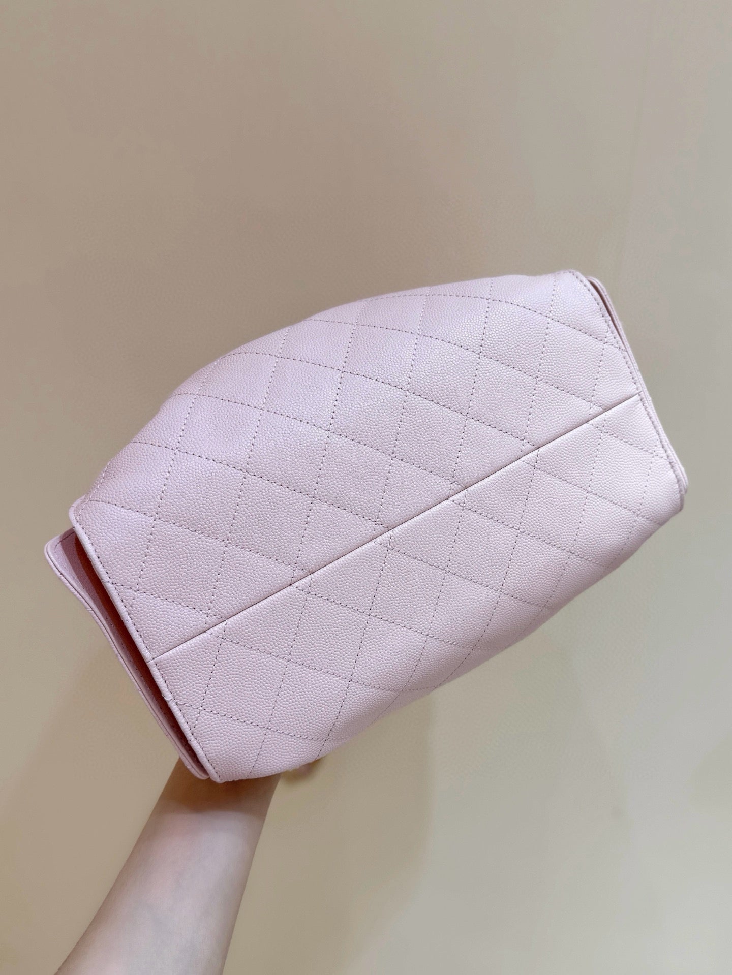 SAC À MAIN CHANEL 25 MOYEN EN CUIR DE VEAU ROSE PASTEL AVEC ACCASTILLAGE DORÉ