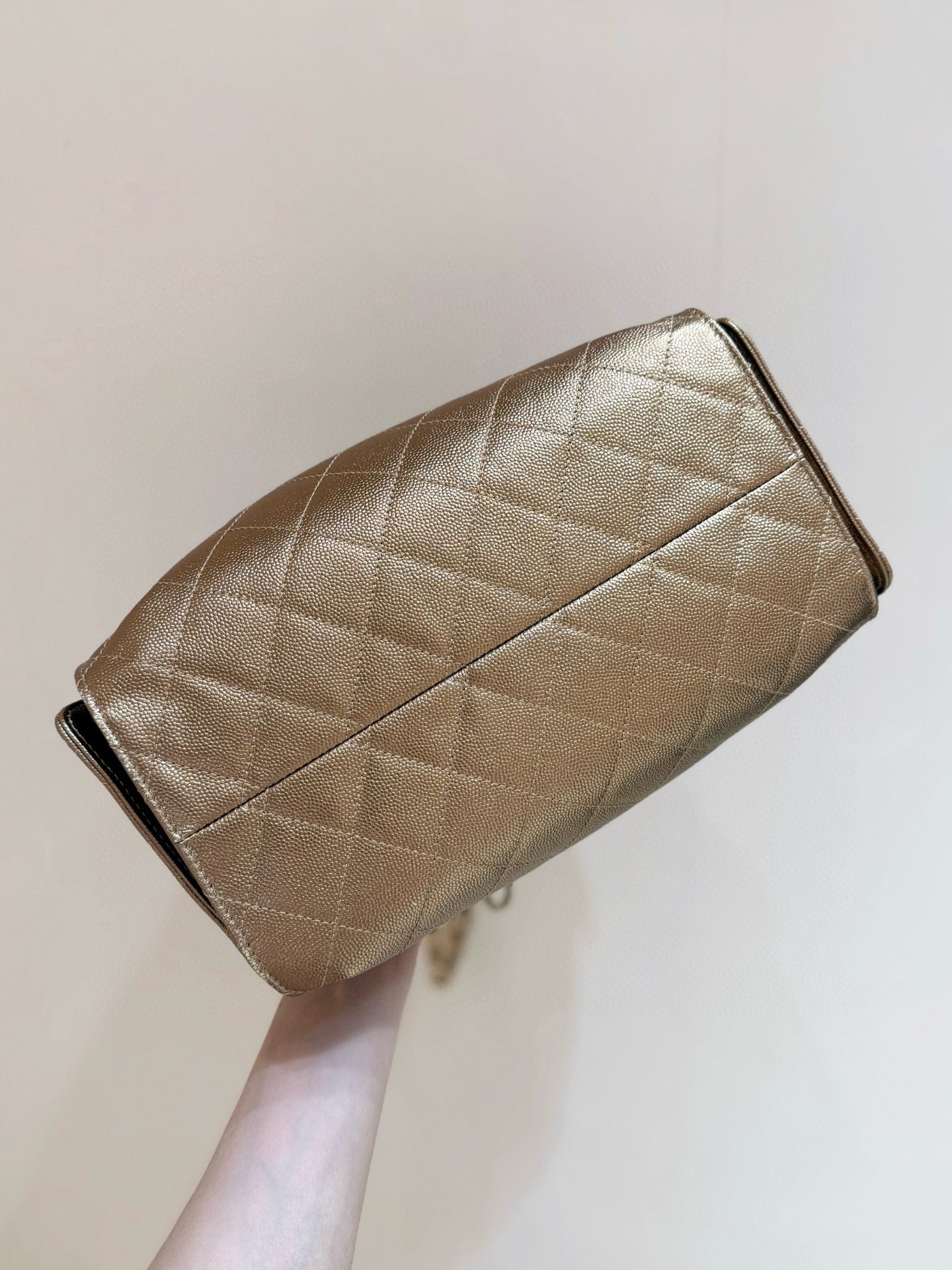 SAC À MAIN CHANEL 25 MOYEN EN CUIR DE VEAU MARRON DORÉ AVEC ACCASTILLAGE DORÉ