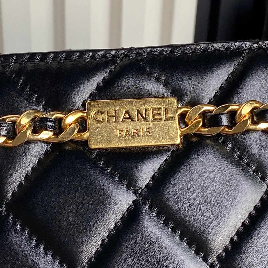 SAC À MAIN MATELASSÉ 21 EN PEAU D'AGNEAU MOTIF DIAMANT NOIR ACCESSOIRES DORÉS