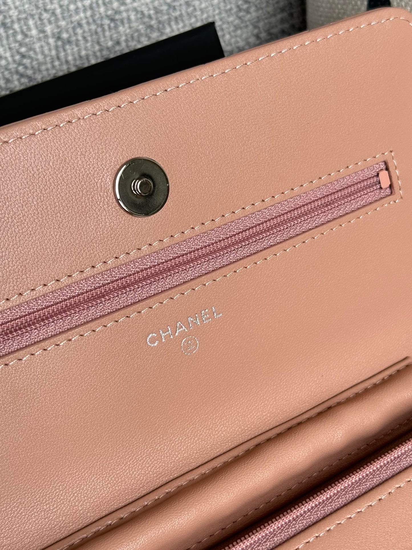 SAC CC WOC ENTRUPY 19 EN CUIR DE VEAU ROSE CLAIR