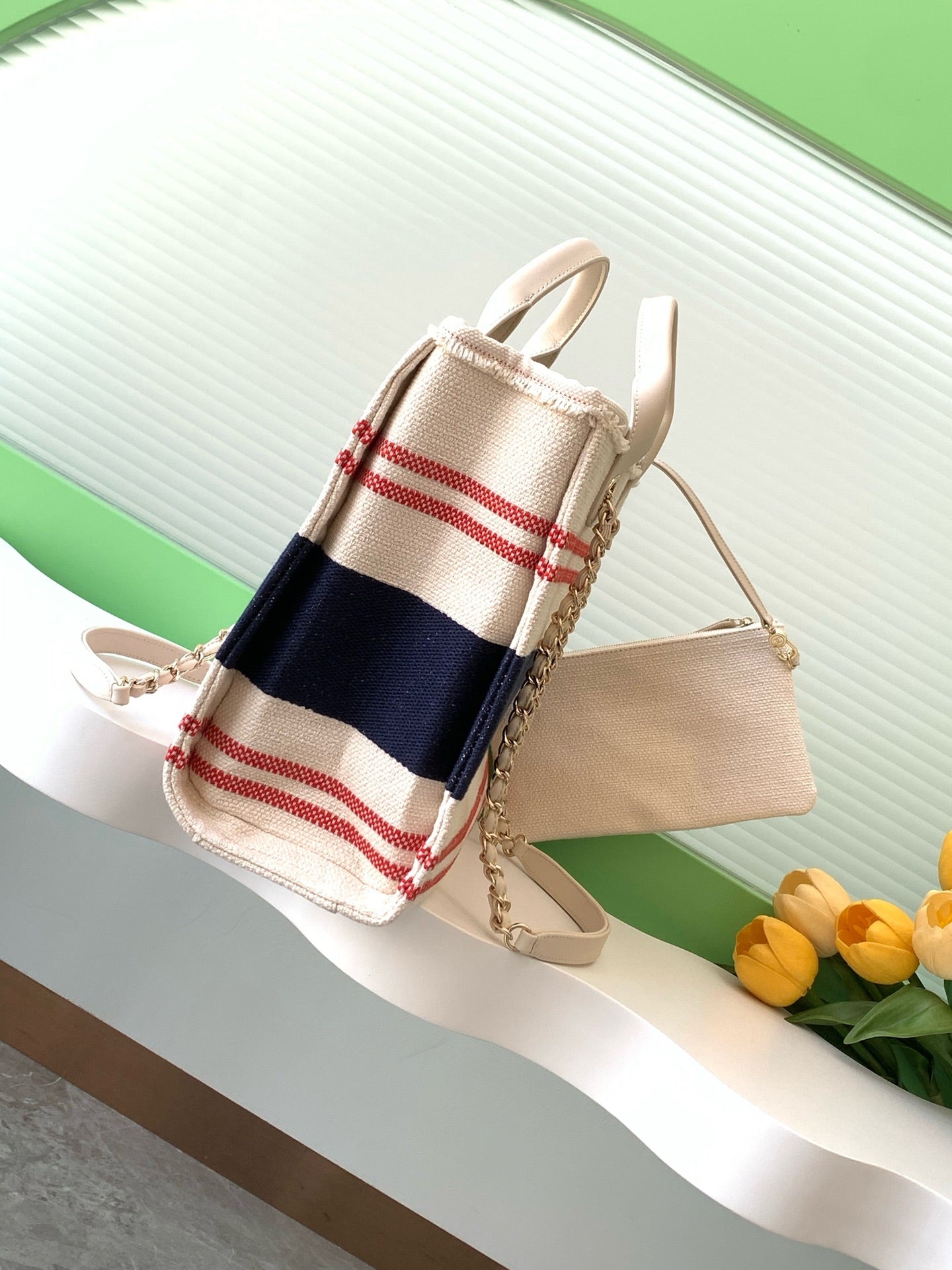 CADDY 34 EN TOILE BLANCHE ROUGE ET BLEU MARINE