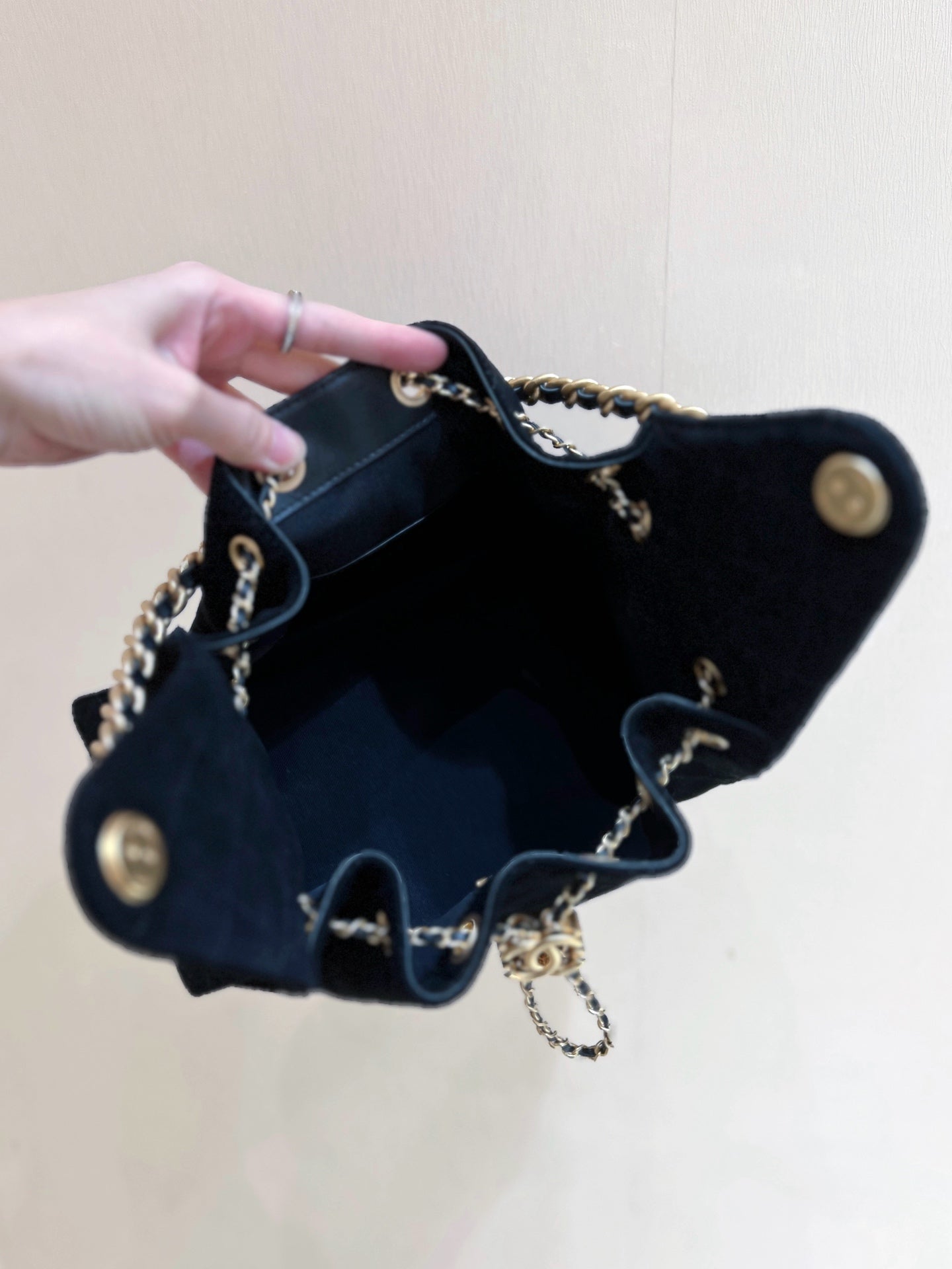 CC 25 SAC À MAIN 30 EN DAIM NOIR QUINCAILLERIE DORÉE