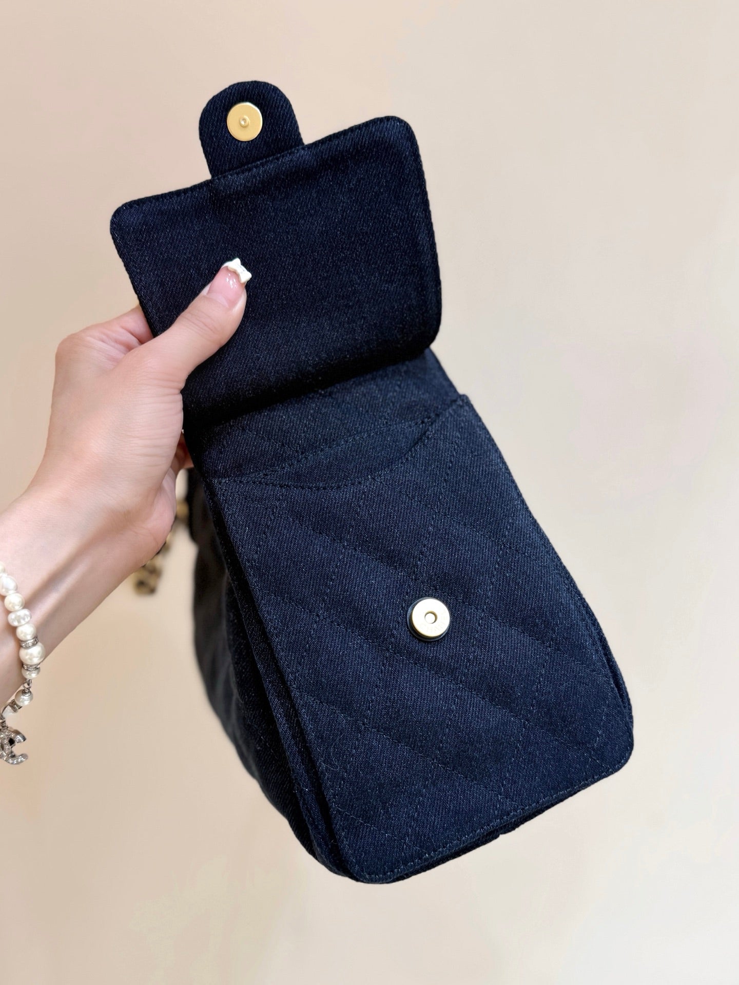 SAC À MAIN CC 25 30 EN JEAN BLEU FONCÉ ACCESSOIRES DORÉS