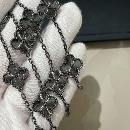 [Shinejoy]CLOVER 5 MOTIF BLACK BRACELET