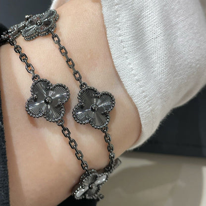 [Shinejoy]CLOVER 5 MOTIF BLACK BRACELET