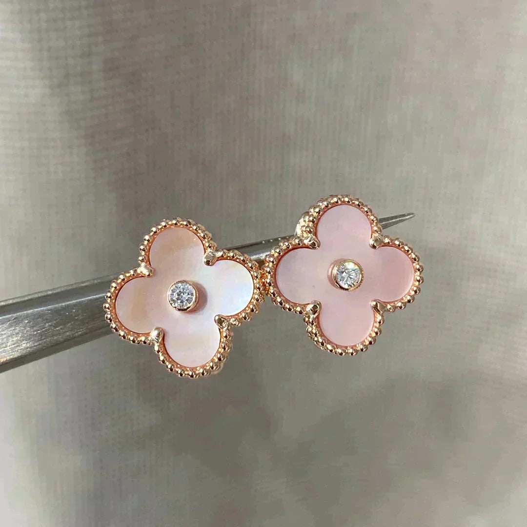 [Shinejoy]CLOVER MEDIUM 1 MOTIFS  PINK MOP DIAMOND EARRINGS