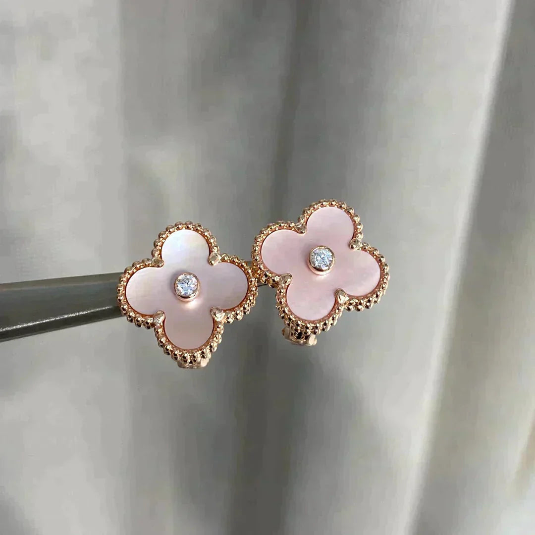 [Shinejoy]CLOVER MEDIUM 1 MOTIFS  PINK MOP DIAMOND EARRINGS