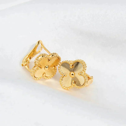 [Shinejoy]CLOVER MEDIUM 1 MOTIFS LASER EARRINGS