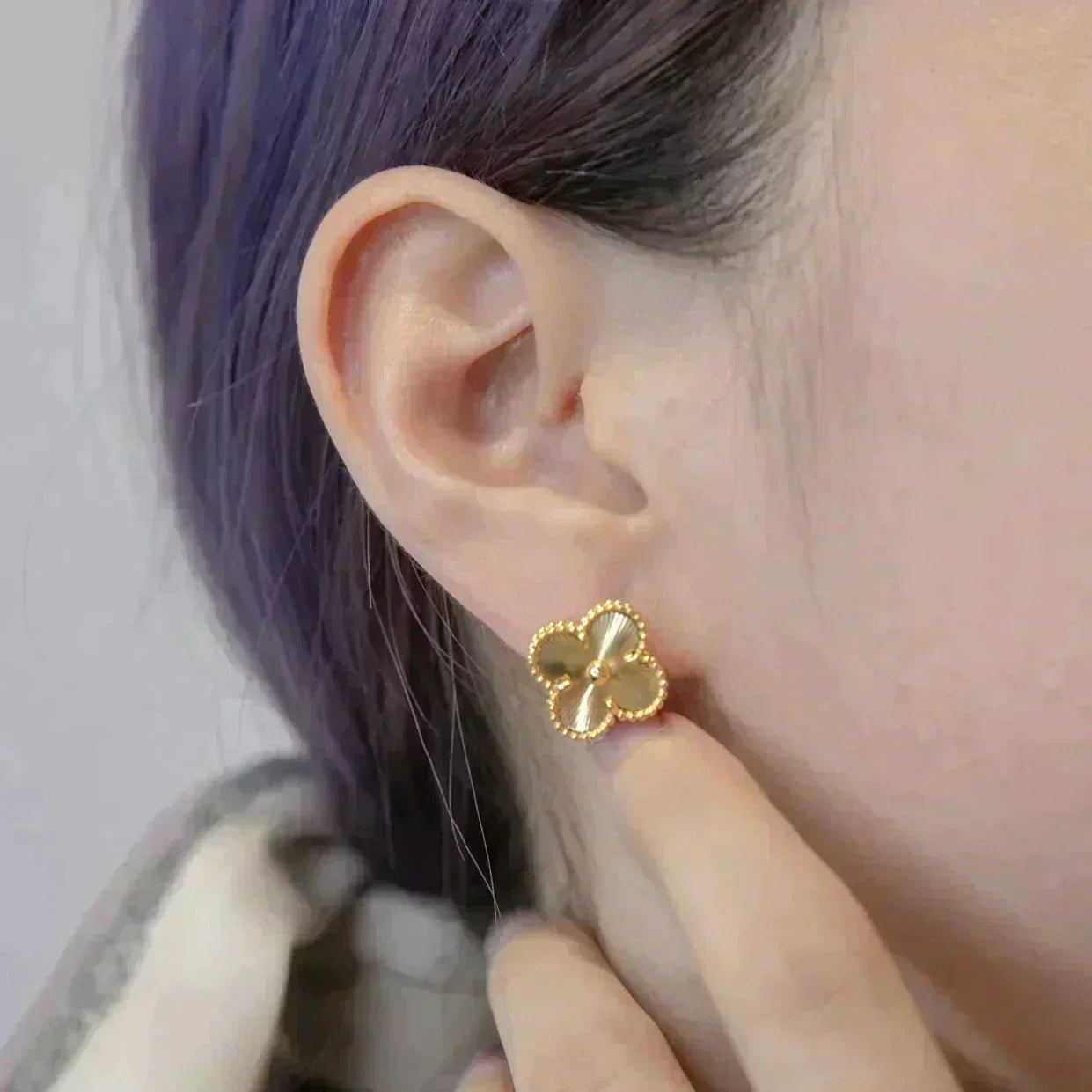 [Shinejoy]CLOVER MEDIUM 1 MOTIFS LASER EARRINGS