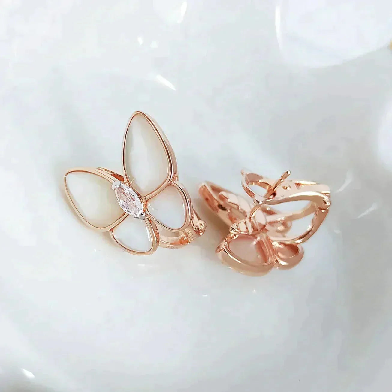 [Shinejoy]BUTTERFLY MOP DIAMOND EARRINGS