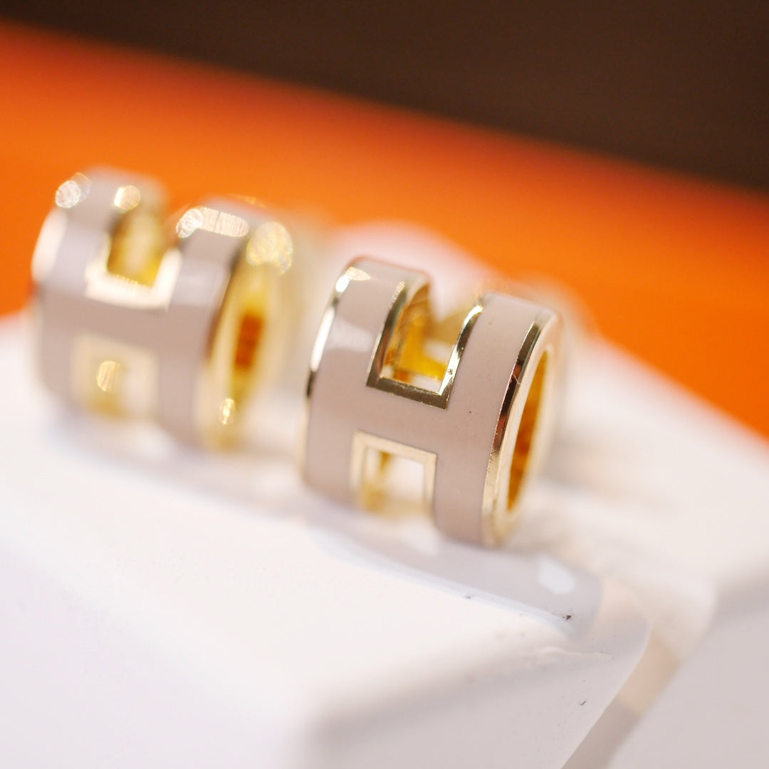 [Shinejoy]MINI POP H GOLD EARRINGS GREY