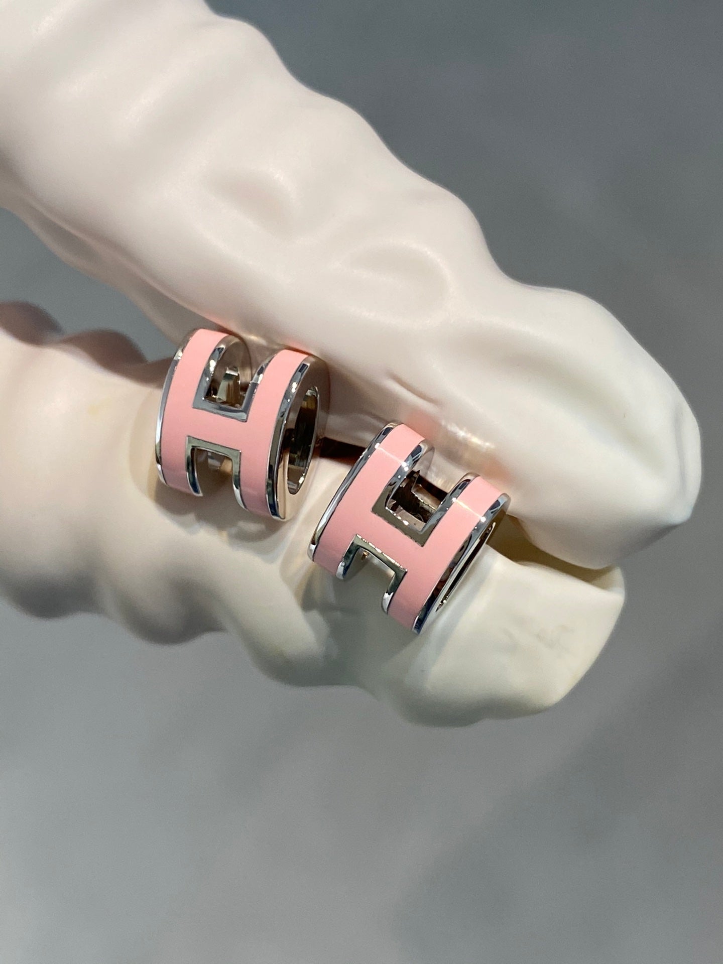 [Shinejoy]MINI POP H SILVER EARRINGS PINK