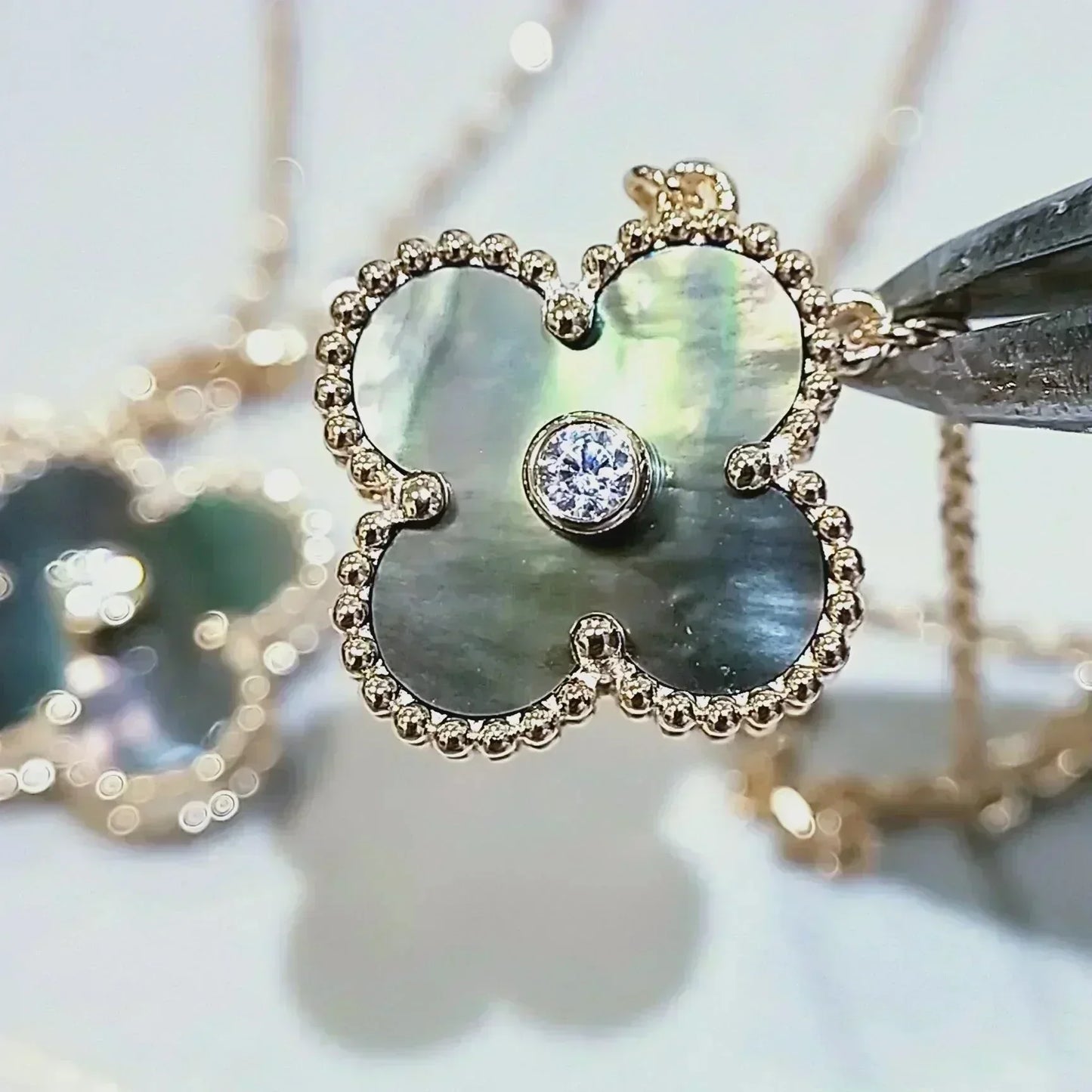 [Shinejoy]CLOVER 15MM DIAMOND AND MOTHER-OF-GREY NECKLACE