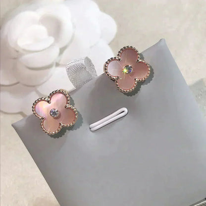[Shinejoy]CLOVER MEDIUM 1 MOTIFS  PINK MOP DIAMOND EARRINGS