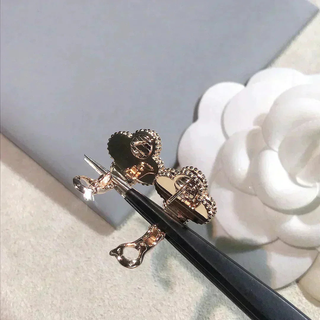[Shinejoy]CLOVER MEDIUM 1 MOTIFS  PINK MOP DIAMOND EARRINGS