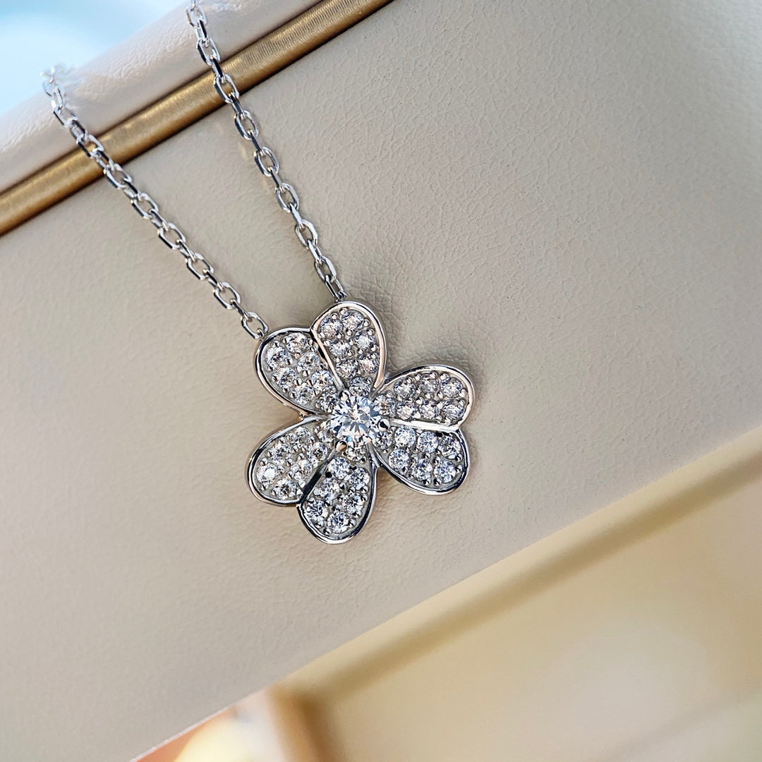 [Shinejoy]CLOVER DIAMOND NECKLACE SILVER