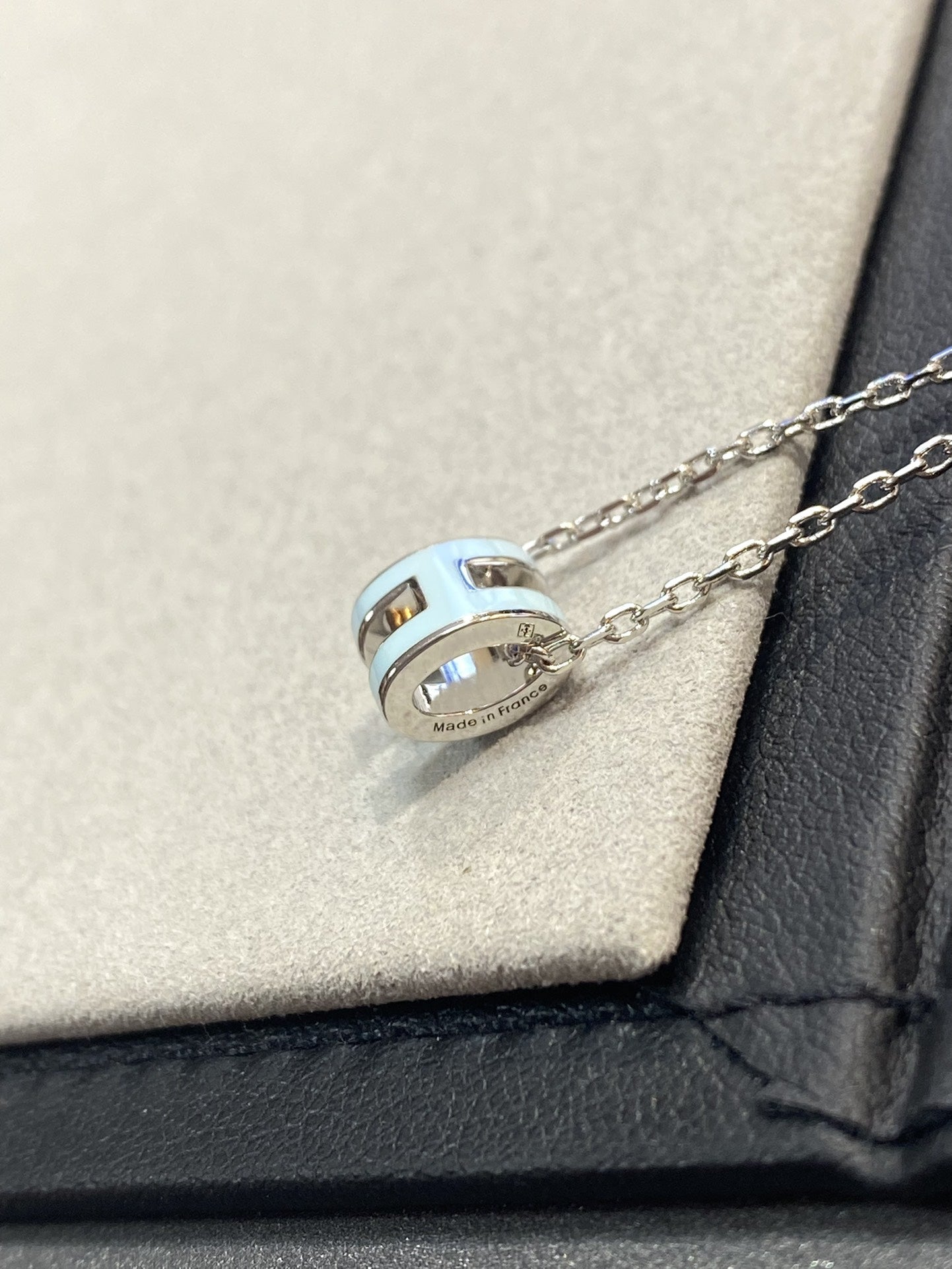 [Shinejoy]POP H LIGHT BLUE NECKLACE