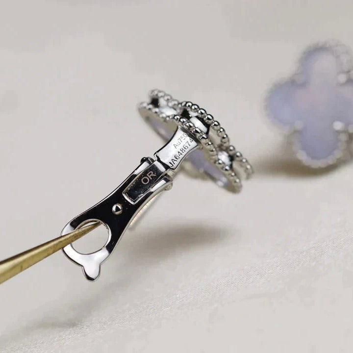 [Shinejoy]CLOVER MEDIUM 1 MOTIFS  WHITE MOP EARRINGS SILVER