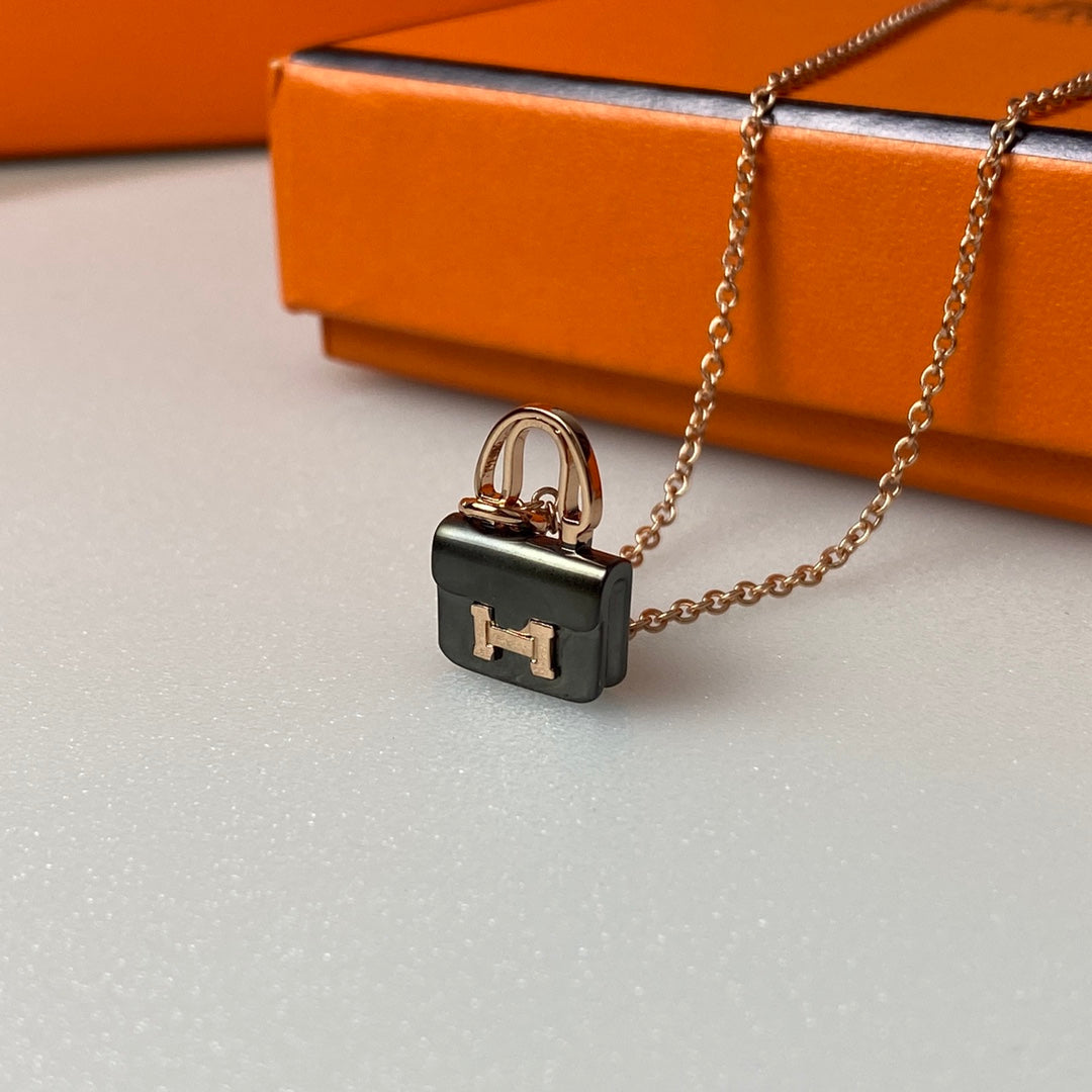 [Shinejoy]CONSTANCE BLACK PEDANT PINK GOLD NECKLACE