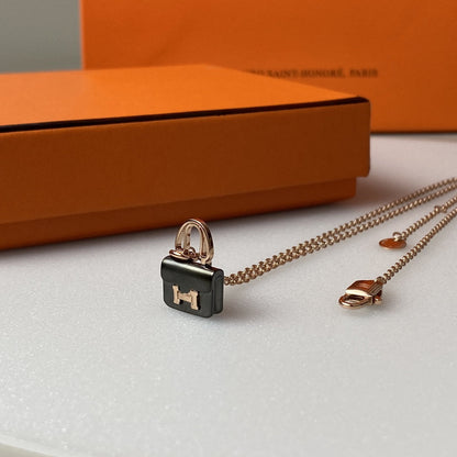 [Shinejoy]CONSTANCE BLACK PEDANT PINK GOLD NECKLACE