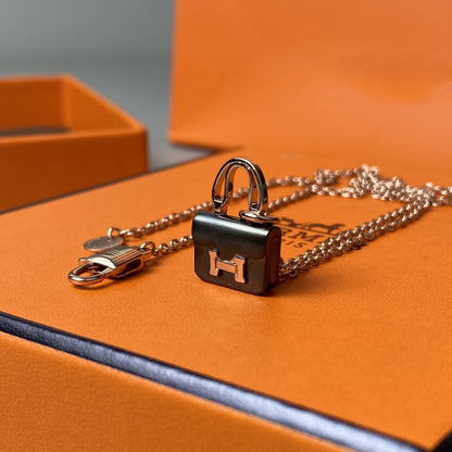 [Shinejoy]CONSTANCE BLACK PEDANT PINK GOLD NECKLACE