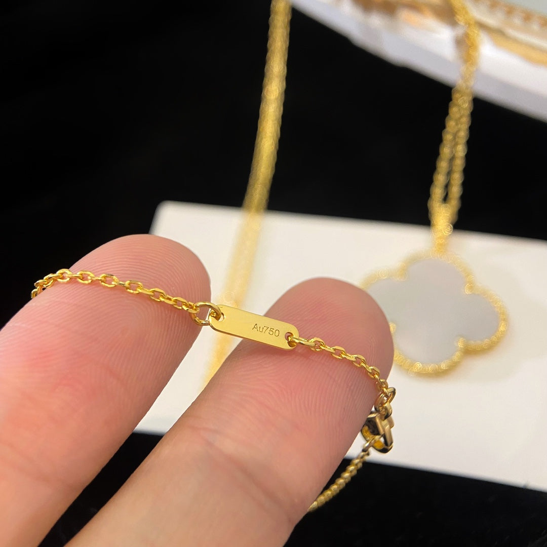[Shinejoy]CLOVER 25MM MOP LARGE PENDANT NECKLACE