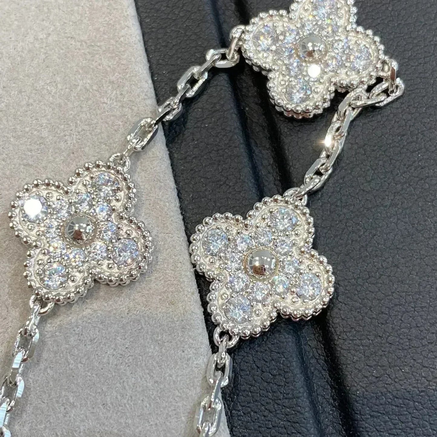 [Shinejoy] CLOVER 5 MOTIF FULL DIAMOND BRACELET COLLECTION