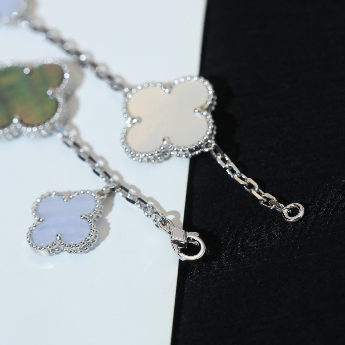 [Shinejoy]CLOVER BRACELET 5 MOTIFS MOP CHALCEDONY SILVER