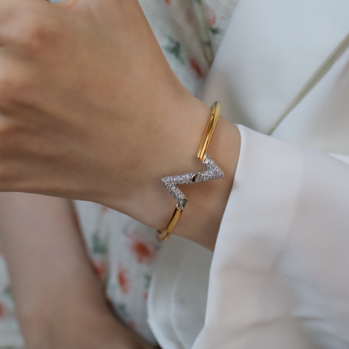 [Shinejoy]VOLTE UPSITE DOWN GOLD DIAMOND BRACELET