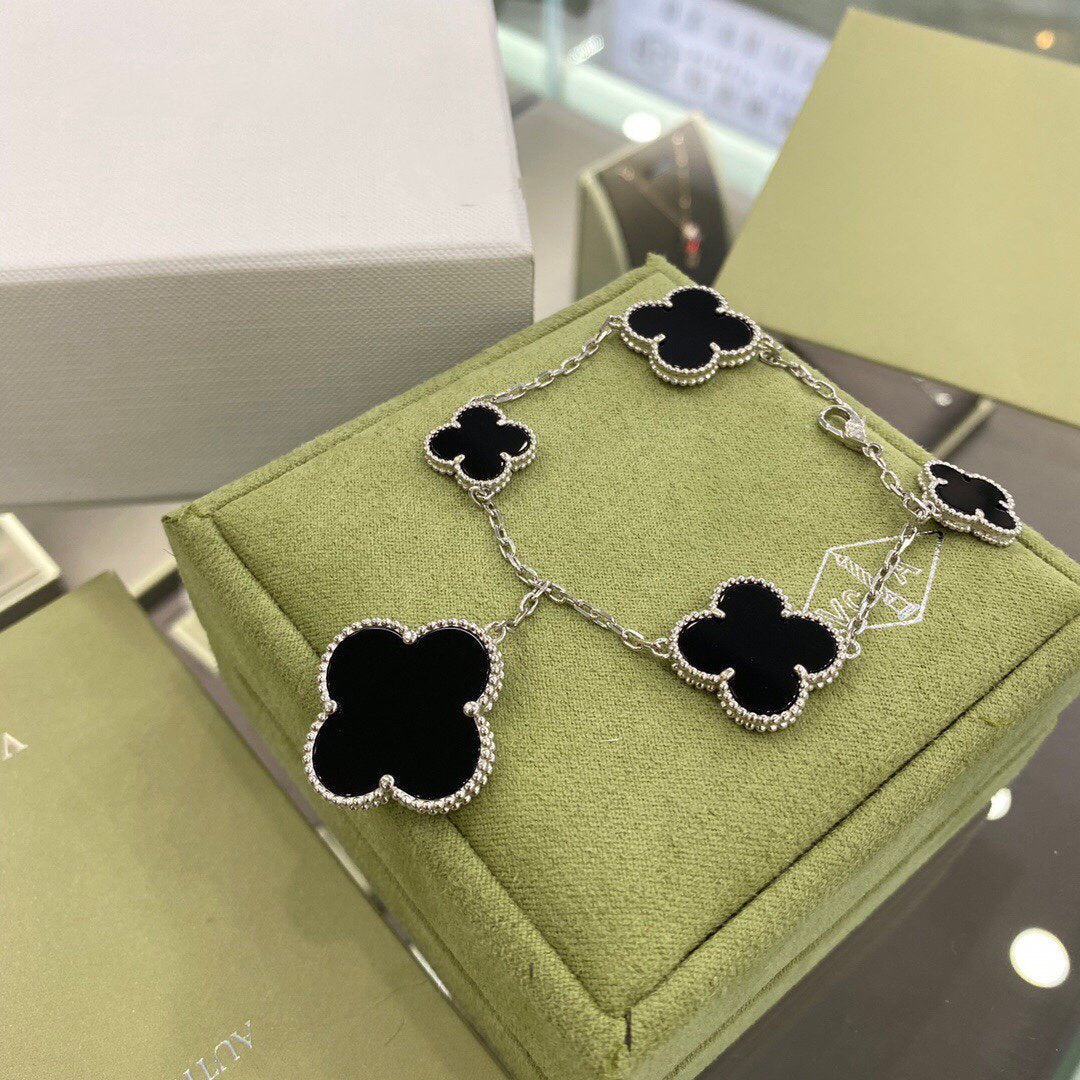 [Shinejoy]CLOVER 5 MOTIFS SIVLER ONYX BRACELET