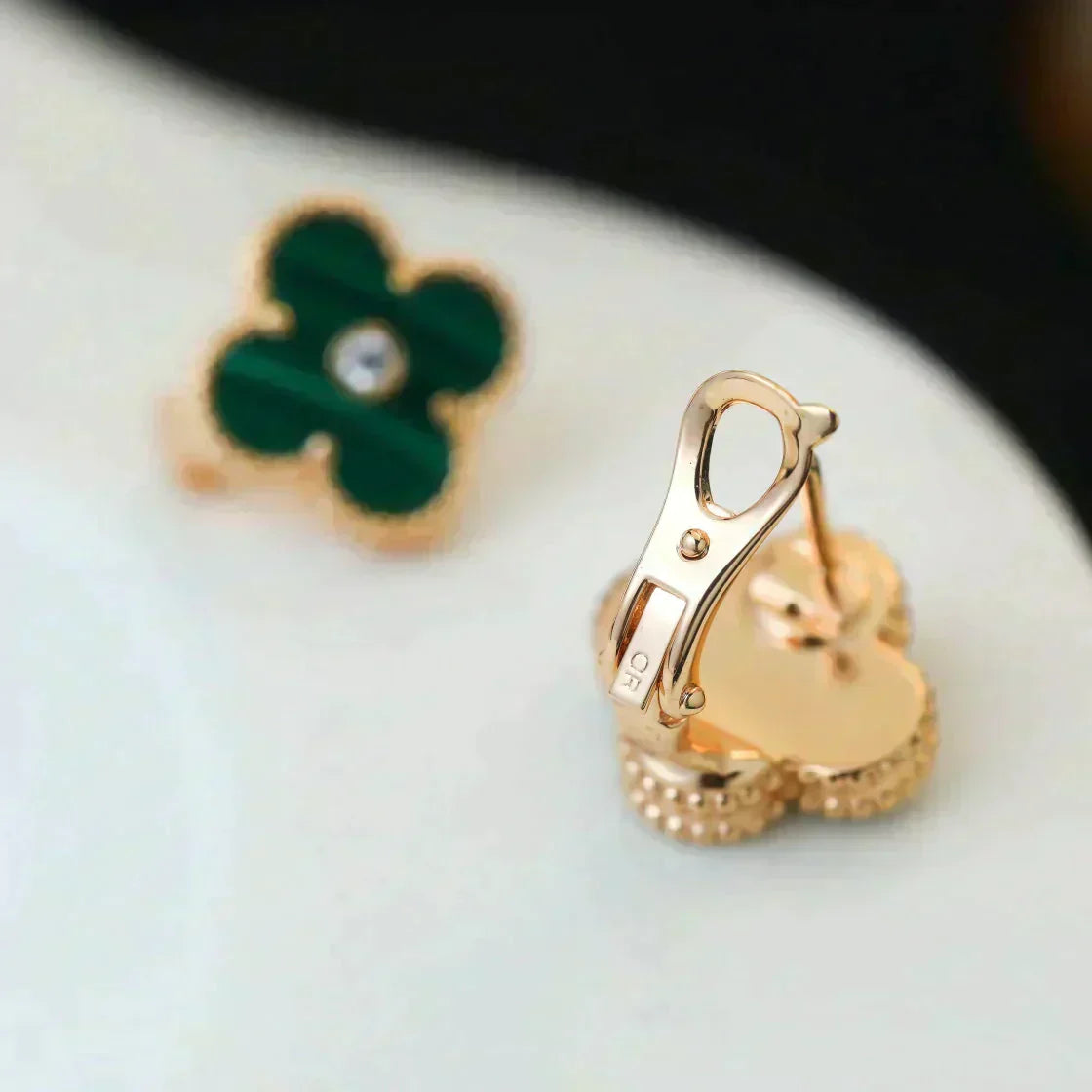 [Shinejoy]CLOVER MEDIUM 1 MOTIFS MALACHITE DIAMOND EARRINGS