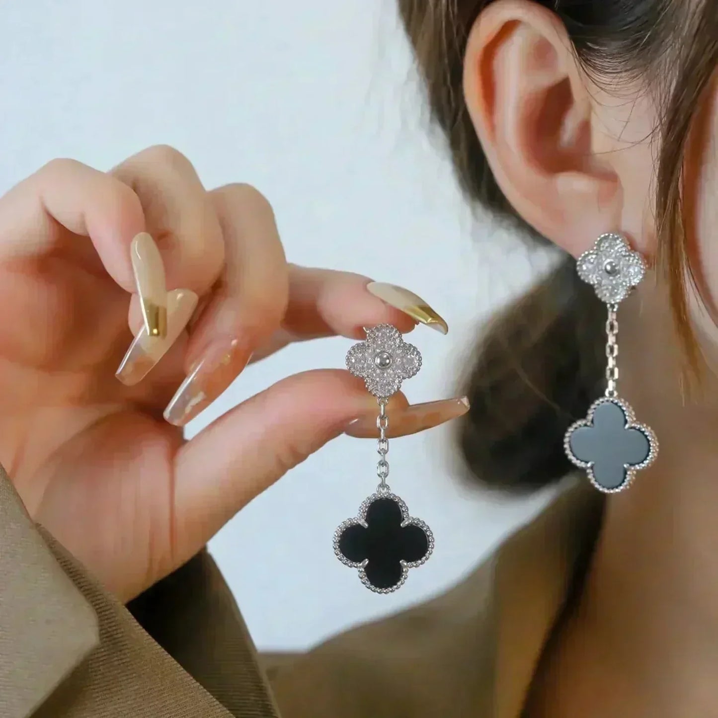[Shinejoy]CLOVER 2 MOTIFS  DIAMOND ONYX EARRINGS SILVER