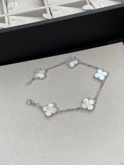 [Shinejoy]CLOVER WHITE PEARL MOP 5 MOTIF BRACELET COLLECTION
