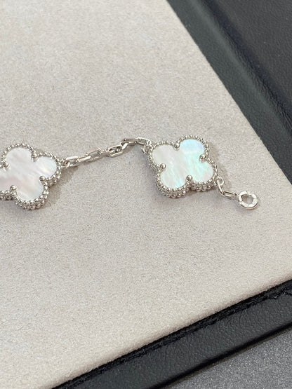 [Shinejoy]CLOVER WHITE PEARL MOP 5 MOTIF BRACELET COLLECTION