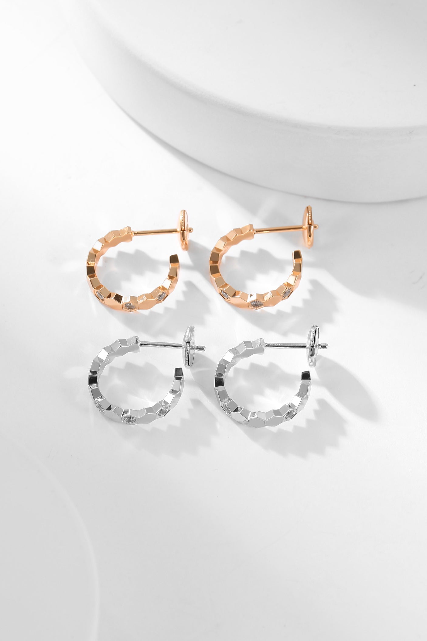 [Shinejoy]BEE LOVE DIAMOND HOOP EARRINGS