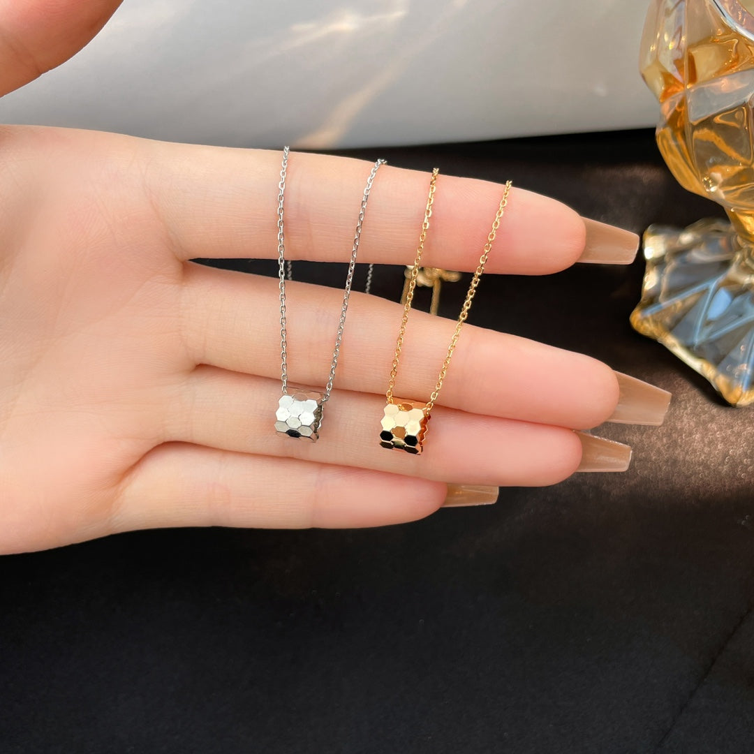 [Shinejoy]BEE MINI NECKLACE