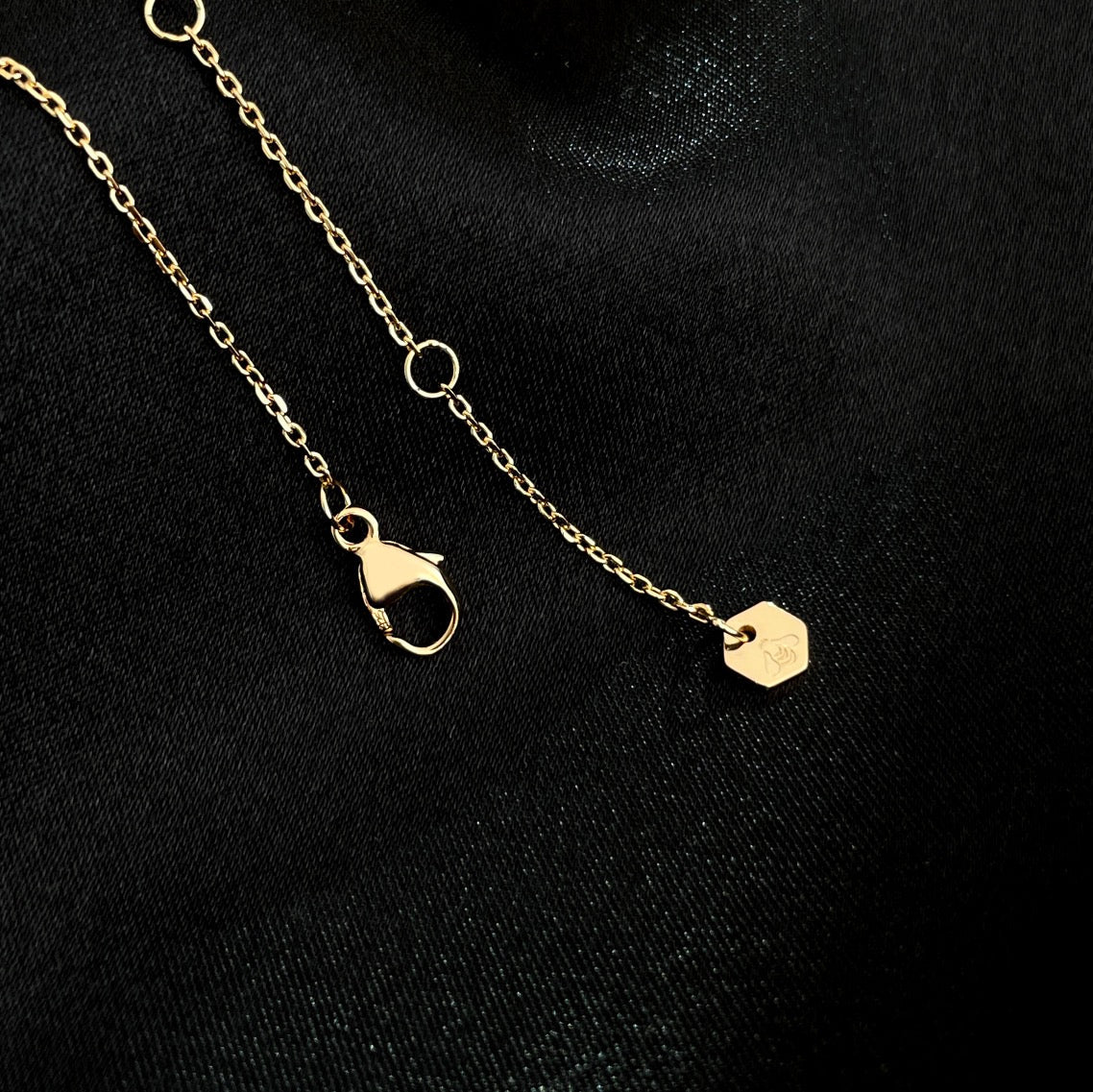 [Shinejoy]BEE MINI NECKLACE