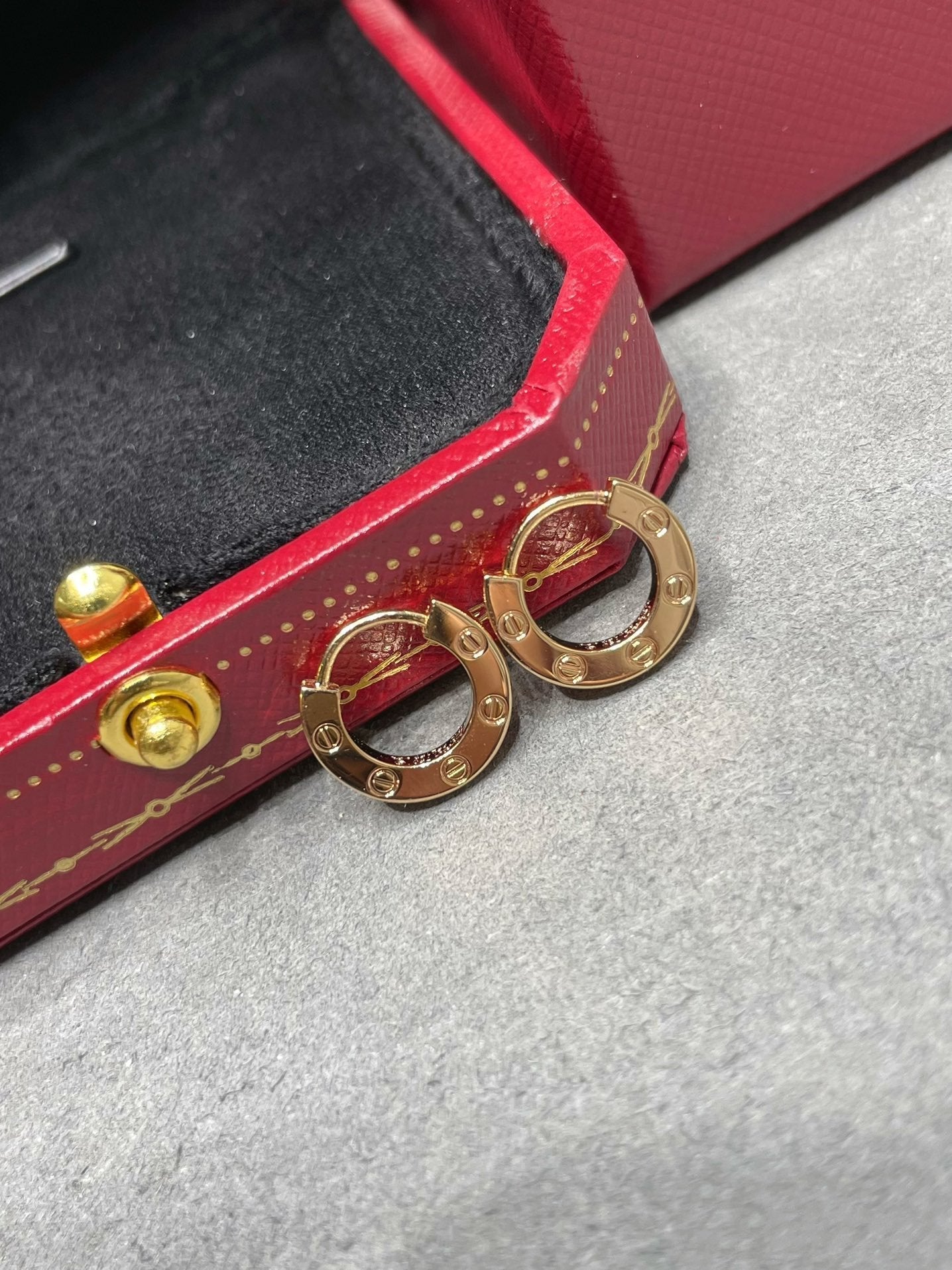 [Shinejoy]LOVE MINI EARRINGS