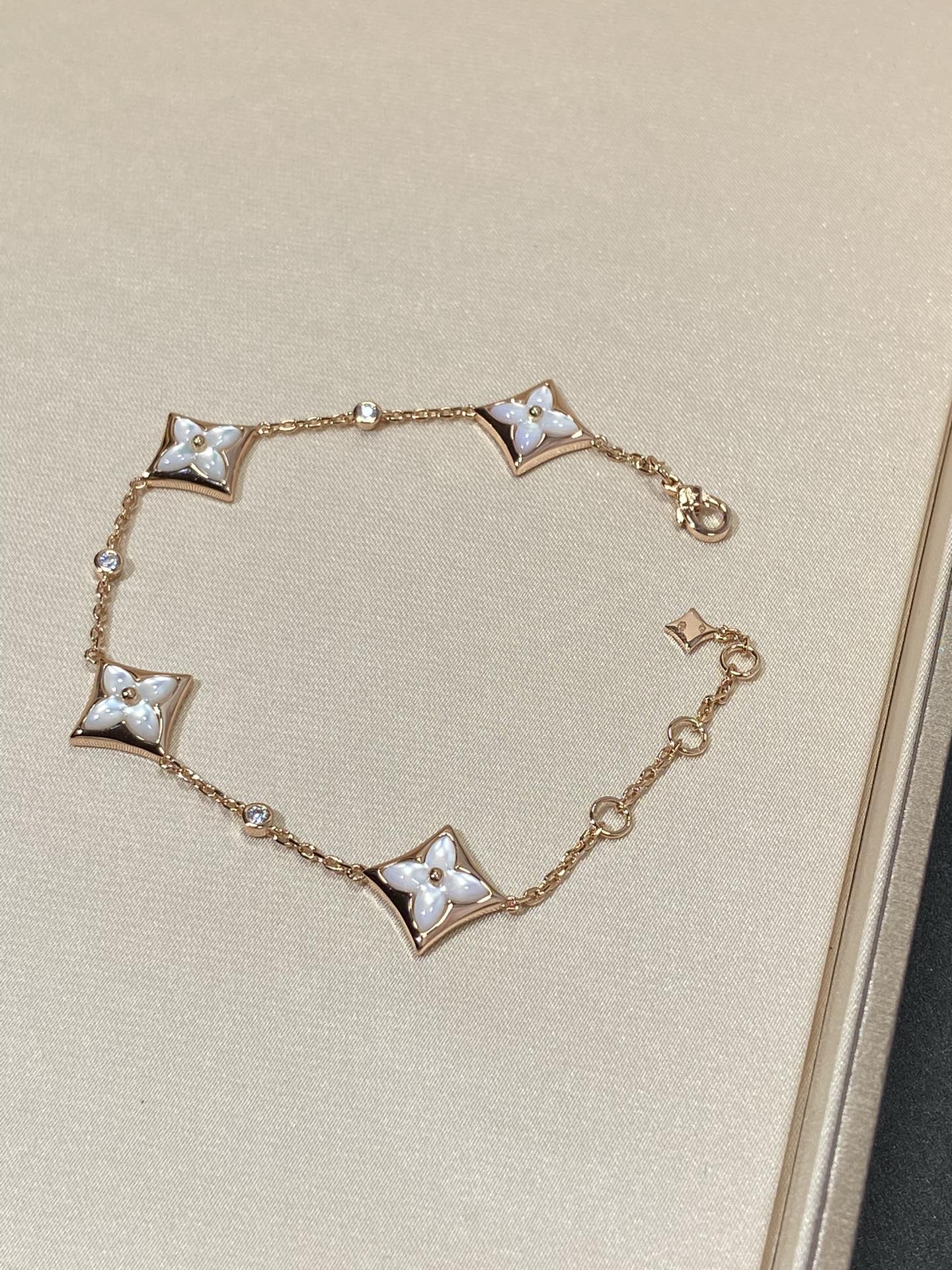 [Shinejoy]STAR 4 MOTIF MOP DIAMOND PINK GOLD BRACELET